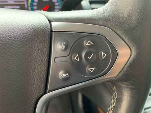 Used 2018 Chevrolet Suburban Premier AWD/4WD image 23