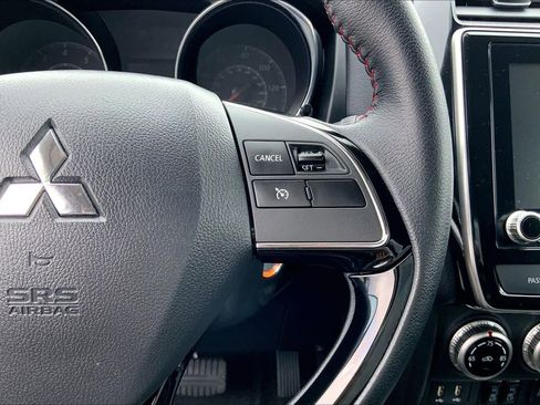 Used 2025 Mitsubishi Outlander Sport LE image 23