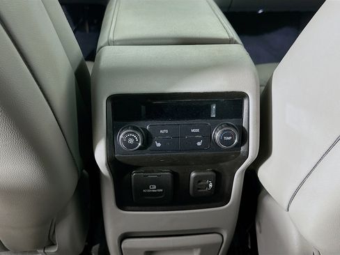 Used 2019 GMC Acadia SLT image 27