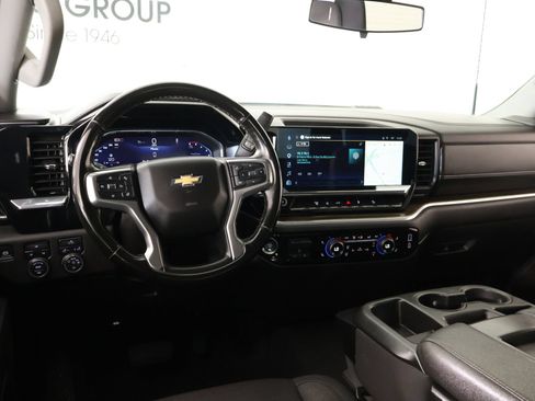 Used 2025 Chevrolet Silverado 2500 LT AWD/4WD image 2