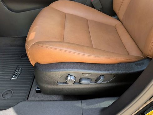 Used 2025 Cadillac XT4 Sport FWD image 13