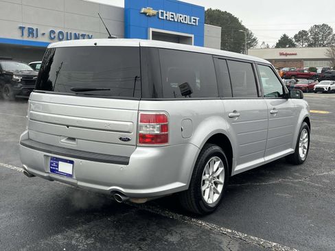 Used 2019 Ford Flex SE image 3
