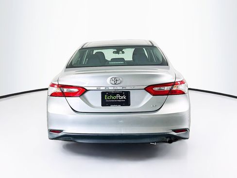 Used 2018 Toyota Camry LE image 7