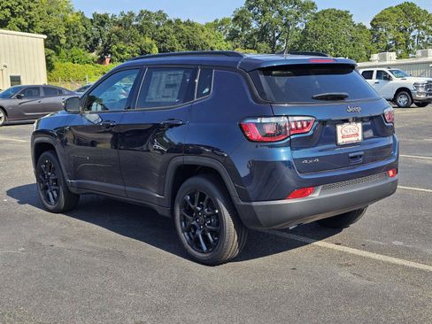 New 2026 Jeep Compass Latitude AWD/4WD image 12