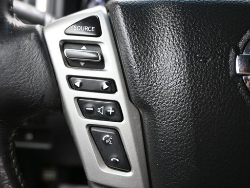 Used 2018 Nissan Titan PRO-4X w/ Pro-4x Convenience Package AWD/4WD image 23