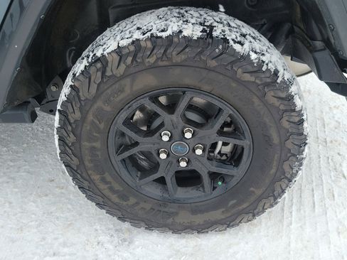 Used 2024 Jeep Wrangler Unlimited image 5