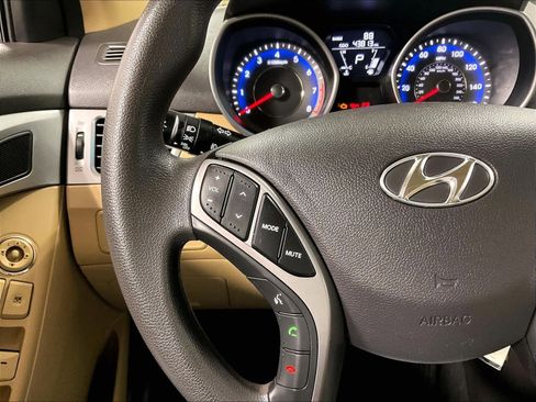 Used 2013 Hyundai Elantra GLS w/ Preferred Pkg image 22