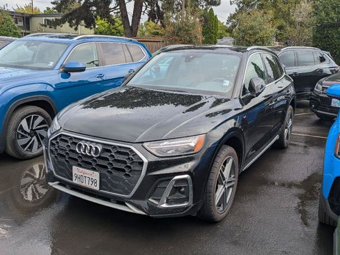 Used 2023 Audi Q5 e Premium w/ Convenience Package AWD/4WD image 1