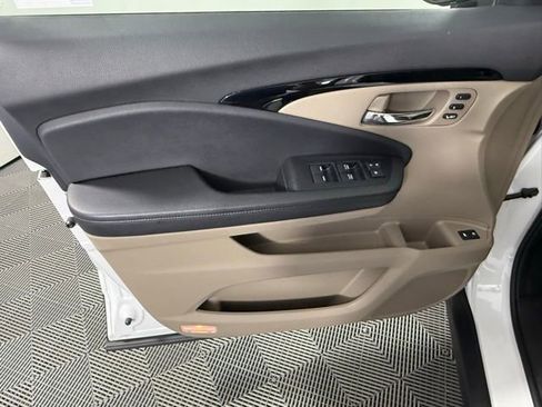 Used 2021 Honda Pilot Touring image 14