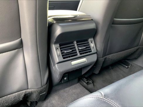 Used 2020 Land Rover Range Rover Evoque First Edition image 34