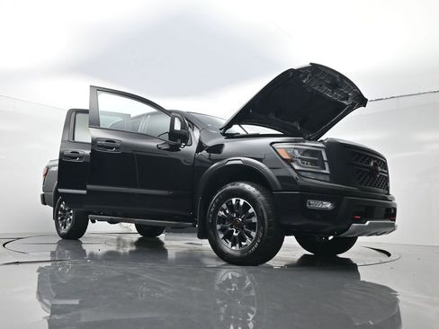 Used 2024 Nissan Titan PRO-4X w/ Pro-4x Convenience Package AWD/4WD image 30