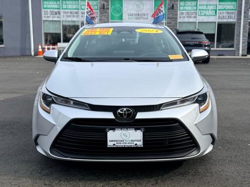 Used 2024 Toyota Corolla LE image 2