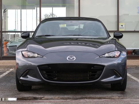 Used 2017 MAZDA MX-5 Miata Club image 2