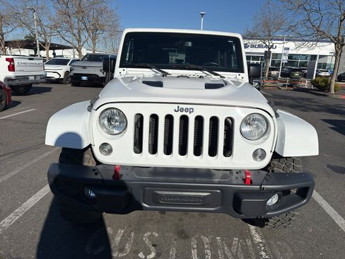 Used 2016 Jeep Wrangler Rubicon image 2