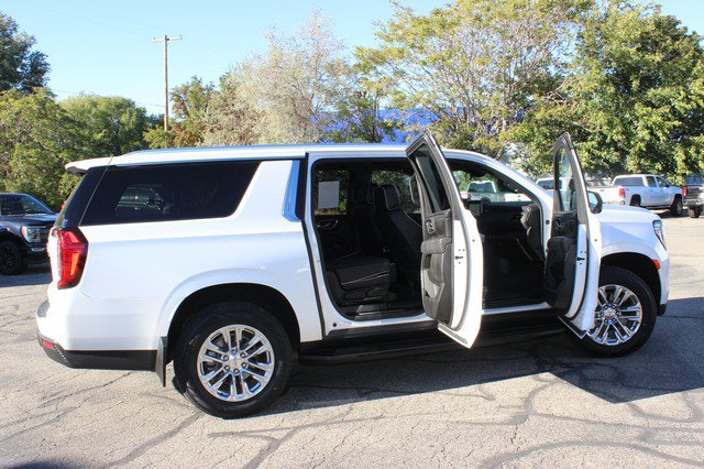 Used 2024 GMC Yukon XL SLT w/ SLT Luxury Package AWD/4WD image 19