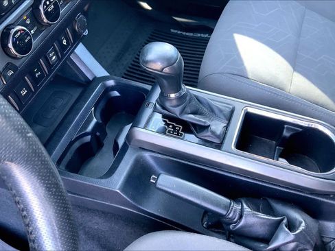 Used 2017 Toyota Tacoma TRD Sport w/ Premium & Technology Package image 17