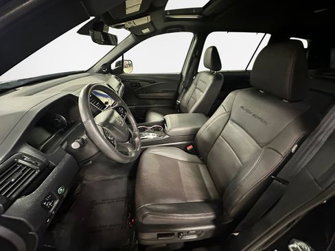 Used 2025 Honda Passport Black Edition image 13