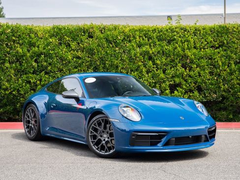 Certified 2024 Porsche 911 Carrera T RWD image 11