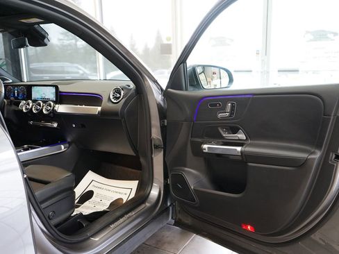 Used 2021 Mercedes-Benz GLB 250 4MATIC image 44