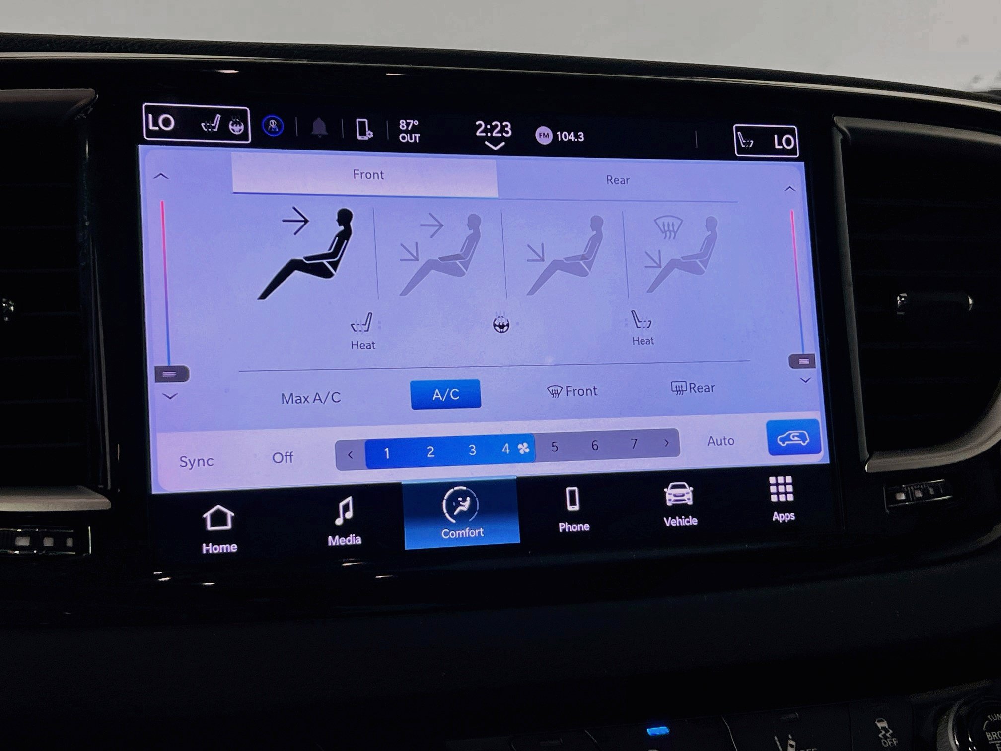 Used 2023 Chrysler Pacifica Touring-L FWD image 25