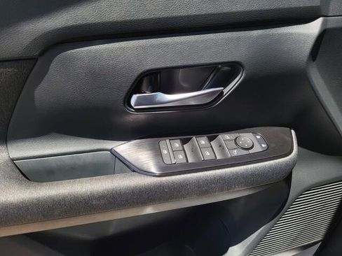 New 2025 Nissan Kicks SV w/ Illumination Package image 15