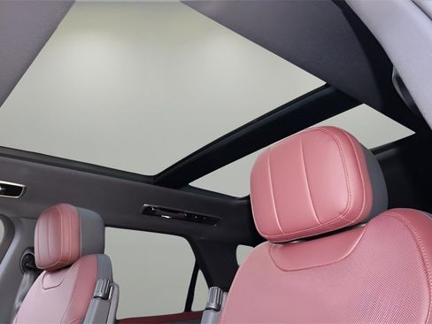 Used 2025 Land Rover Range Rover Sport Dynamic SE image 24