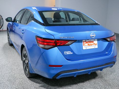 Used 2024 Nissan Sentra SV FWD image 9