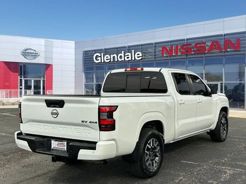 Certified 2022 Nissan Frontier SV w/ Technology Package AWD/4WD image 4