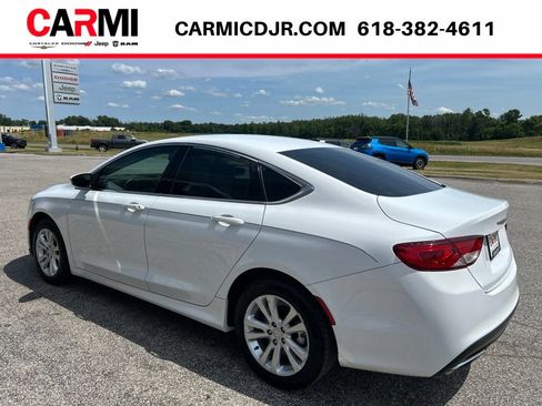 Used 2015 Chrysler 200 Limited FWD image 4