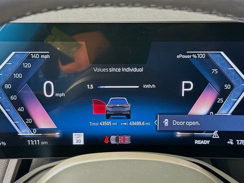 Used 2024 BMW iX xDrive50 w/ Premium Package AWD/4WD image 12