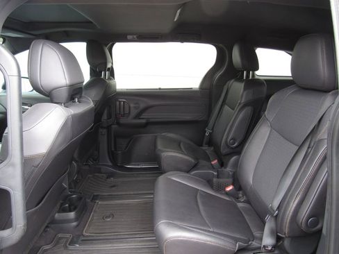 Certified 2024 Toyota Sienna XLE Woodland Edition AWD/4WD image 16