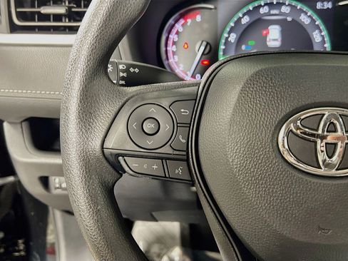 Used 2024 Toyota RAV4 LE AWD/4WD image 19