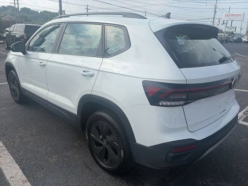 Used 2025 Volkswagen Taos S FWD image 5