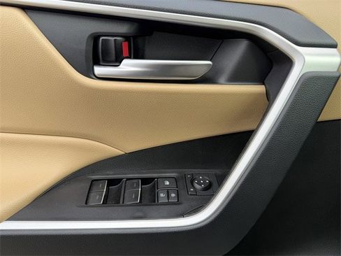 Used 2025 Toyota RAV4 XLE Premium image 23