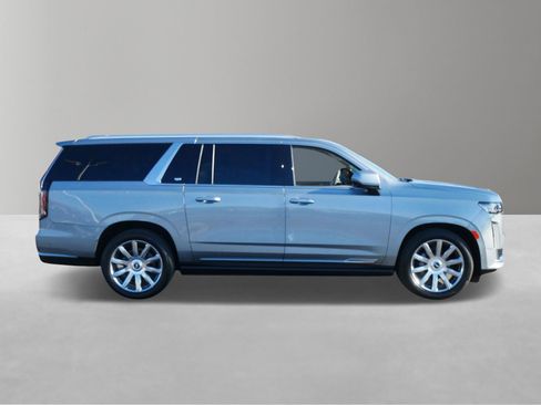 Used 2024 Cadillac Escalade ESV Premium Luxury Platinum image 3