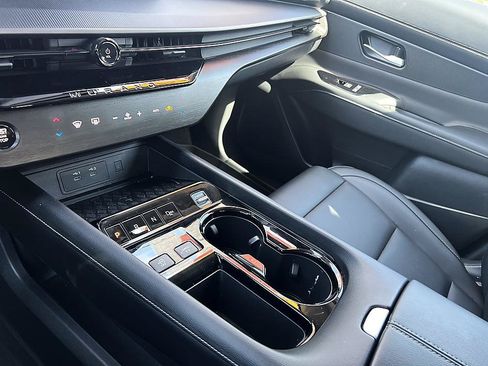 Certified 2025 Nissan Murano SV FWD image 26