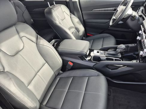 New 2025 Kia Telluride EX w/ EX Captain's Chair Package image 17