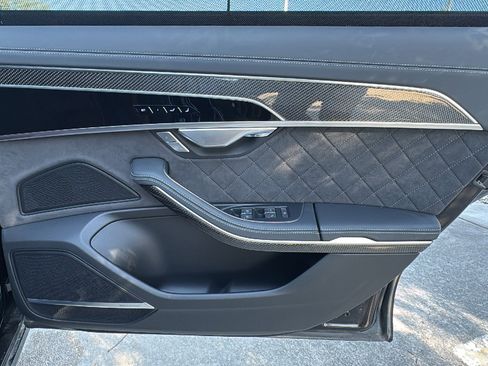 Used 2025 Audi S8 image 27