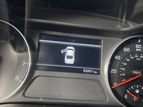Used 2024 Kia Forte LXS FWD image 15