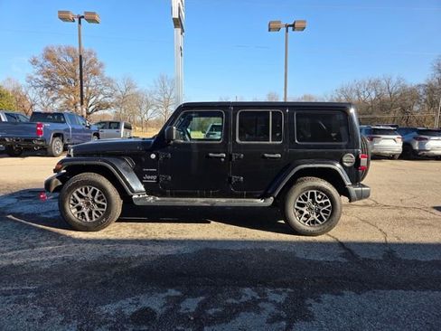 Used 2024 Jeep Wrangler Sahara image 5