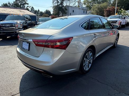 Used 2016 Toyota Avalon XLE Plus FWD image 6