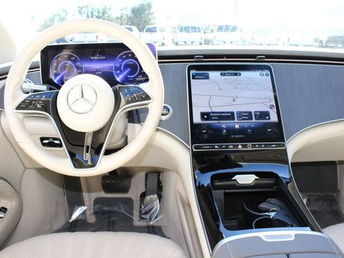 Used 2022 Mercedes-Benz EQS 450+ Sedan image 25
