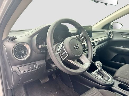 Used 2020 Kia Forte LXS FWD image 9