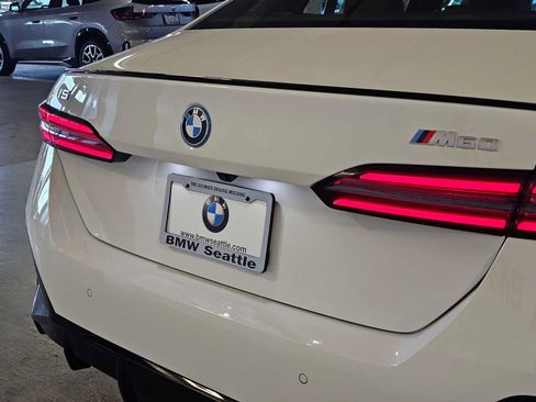 New 2026 BMW i5 M60 w/ Premium Package AWD/4WD image 39