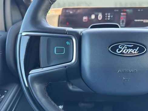 Used 2025 Ford Expedition Max Platinum w/ Stealth Performance Package AWD/4WD image 17