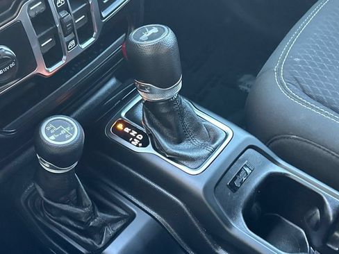 Used 2021 Jeep Wrangler Unlimited Sport AWD/4WD image 19