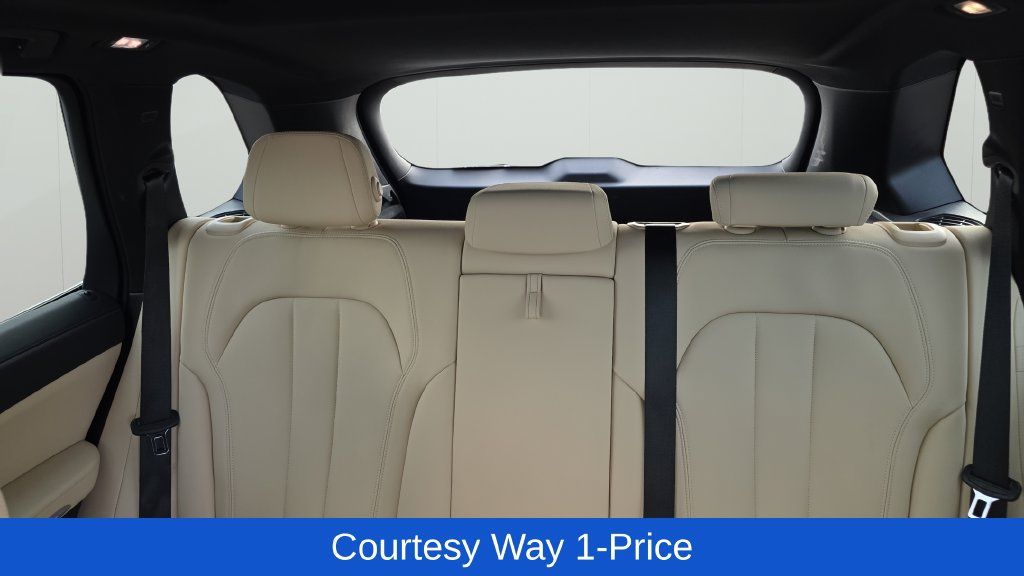 Used 2022 BMW X5 sDrive40i w/ Premium Package RWD image 12