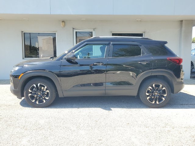 Used 2022 Chevrolet TrailBlazer LT w/ Convenience Package FWD image 9
