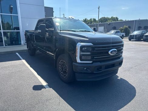 Used 2025 Ford F250 Platinum AWD/4WD image 2