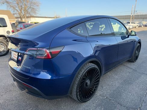 Used 2022 Tesla Model Y Long Range image 4